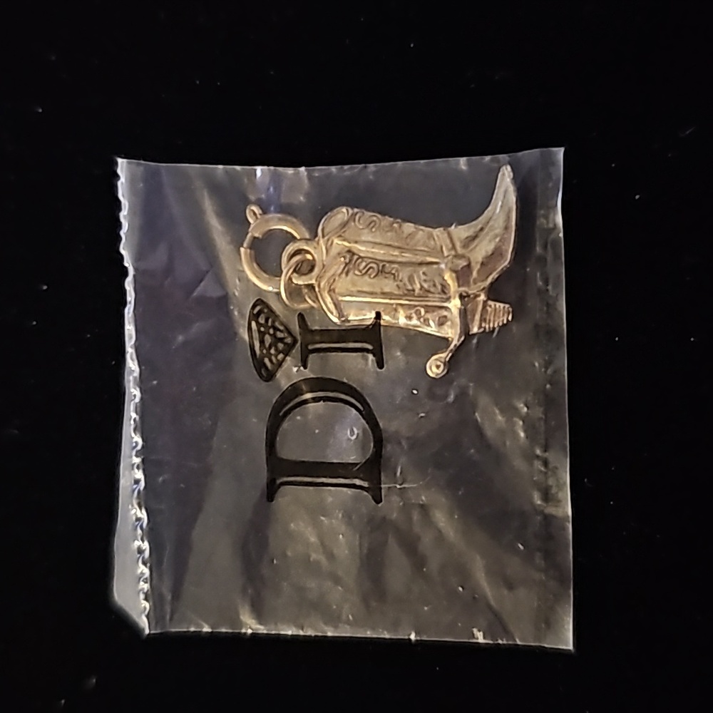 Diamond International Cowboy Boot Charm🍀